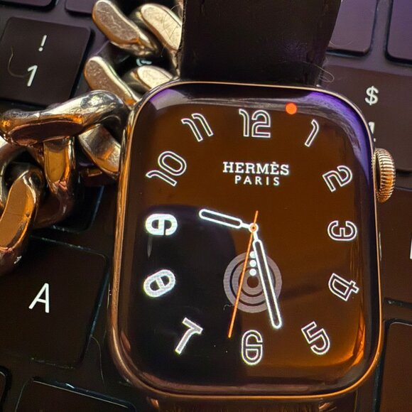 APPLE WATCH HERMÈS SERIES 8 Noir Swift Leather Gourmette Metal Double Tour - Picture 9 of 16